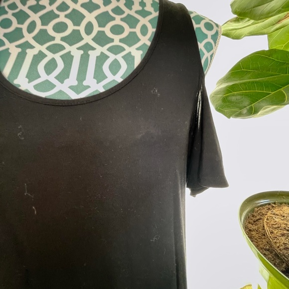 Forever 21 Black Cold Shoulder Shift Dress - Picture 12 of 15